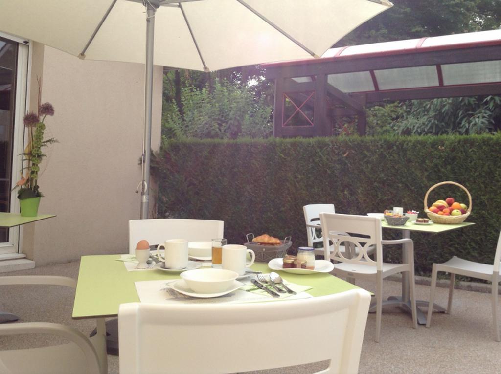 Citadines Geneve Ferney Voltaire Aparthotel Exterior foto