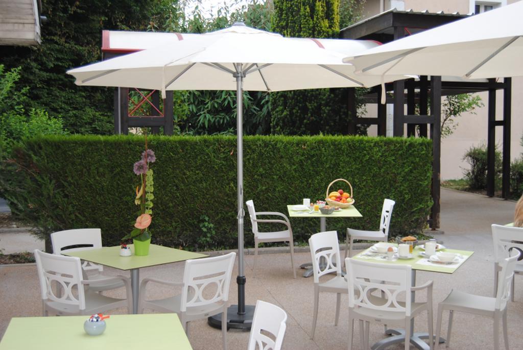 Citadines Geneve Ferney Voltaire Aparthotel Exterior foto