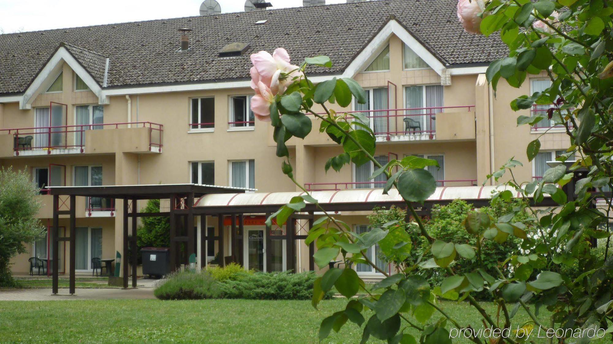 Citadines Geneve Ferney Voltaire Aparthotel Exterior foto